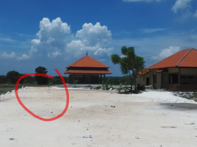 Lahan Bumi Perkemahan (dilingkari merah) yang diduga pengurukannya memakai bantuan CSR perusahaan.