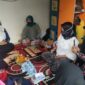 Wakil Bupati Gresik, Aminatun Habibah berkunjung di rumah korban rentenir, Wabup mendengarkan keluhan masyarakat terkait banyaknya praktik rentenir di Gresik.