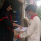 Angkatan Muda Muhammadiyah Kec Sidayu sedang melakukan penggalangan dana di ranting-ranting Muhammadiyah untuk saudara kita di Palestine. Rabo (19/05) [Foto: AMM Sidayu)