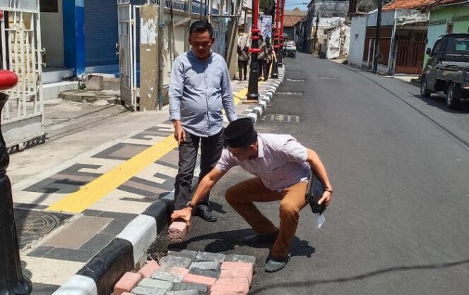 
 Komisi III DPRD Kab Gresik Sidak Proyek Gresik Kota Lama Yang Materialnya Banyak Dicuri