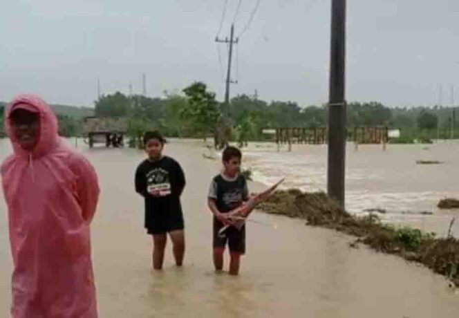 
 Pantura Gresik Dikepung Banjir