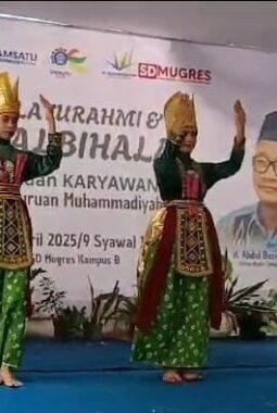Tari Sekar Giri Pukau Undangan Halal Bihalal Perguruan Muhammadiyah Gresik