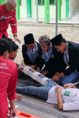 MA Alkarimi Gresik Gelar Pelatihan K3 Dasar untuk Siswa Kelas Akhir