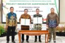 penandatanganan nota kesepahaman (MoU) antara Direktur Utama Petrokimia Gresik, Dwi Satriyo Annurogo, dengan Direktur Utama PT Sinergi Gula Nusantara (SGN), Mahmudi, di Gresik, Jawa Timur, Rabu (28/5/2025).