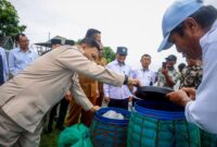  Kepala Desa Pangkahwetan sekaligus Ketua Persaudaraan Kepala Desa Indonesia Jawa Timur (PKDI Jatim), Syaifullah Mahdi, 