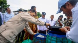  Kepala Desa Pangkahwetan sekaligus Ketua Persaudaraan Kepala Desa Indonesia Jawa Timur (PKDI Jatim), Syaifullah Mahdi, 