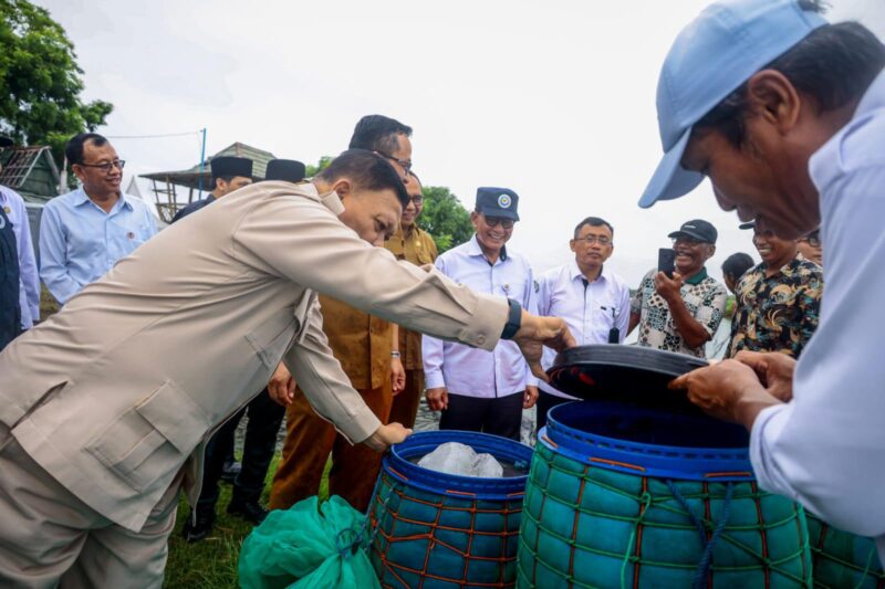  Kepala Desa Pangkahwetan sekaligus Ketua Persaudaraan Kepala Desa Indonesia Jawa Timur (PKDI Jatim), Syaifullah Mahdi, 
