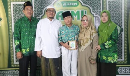 Siswa kelas 6 MI Alkarimi tampil dalam Tasmi’ Juz 30 sebagai syarat kelulusan dan awal program Tahfidz Quran.
