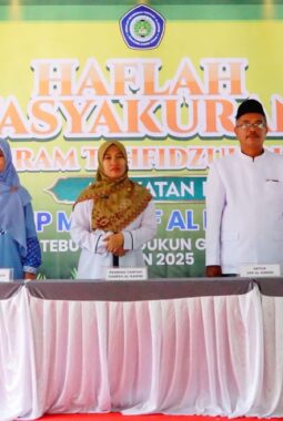 Haflah Tasyakuran Tahfidz Angkatan Pertama, SMP Ma’arif Alkarimi Gresik Wisuda 28 Penghafal Al-Qur’an