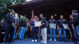 PT Freeport dukung Festival Nasi Krawu 2025 di Gresik untuk lestarikan budaya dan dorong UMKM lokal.