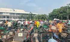 Petrokimia Gresik Beri Bingkisan untuk 530 Abang Becak