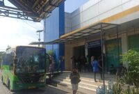 Volume penumpang Trans Jatim kembali normal usai libur panjang. Koridor favorit tetap ramai, terutama oleh para pekerja.