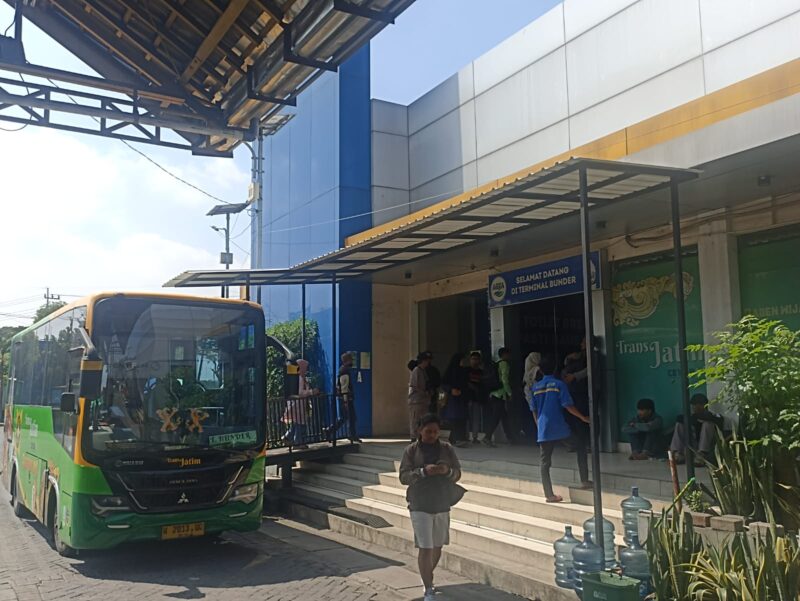 Volume penumpang Trans Jatim kembali normal usai libur panjang. Koridor favorit tetap ramai, terutama oleh para pekerja.