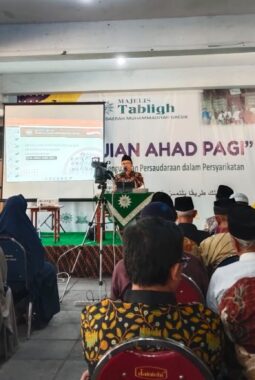 Kajian Ahad Pagi di GDM Gresik Beber Keteladanan Perjuangan Pahlawan Muhammadiyah