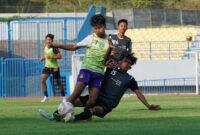 Gresik United gelar seleksi pemain U-20 lokal di Stadion Gejos, persiapan Liga 3 Oktober 2025.