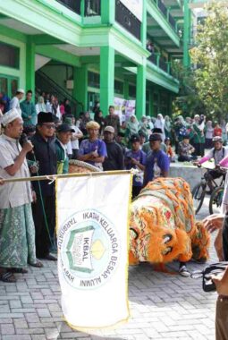 Haul ke-77 KH Musthofa Abdul Karim, Alumni Gelar Napak Tilas