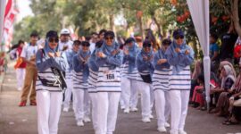 Peserta gerak jalan Wadeng Sidayu 2025 PKK Kauman  Sidayu mendapat juara 1.