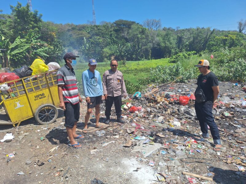 Satuni, ibu rumah tangga asal Kebomas, tewas tenggelam di telaga saat buang sampah. Polisi nyatakan murni kecelakaan.