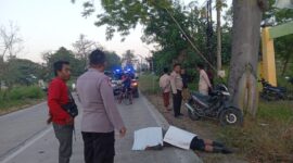 Seorang pengendara motor di Cerme Gresik tewas usai diduga alami serangan jantung saat berkendara menuju tempat kerja.