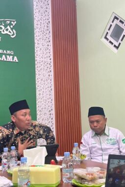 MWCNU Kebomas Kunjungi KSPPS NU Dukun