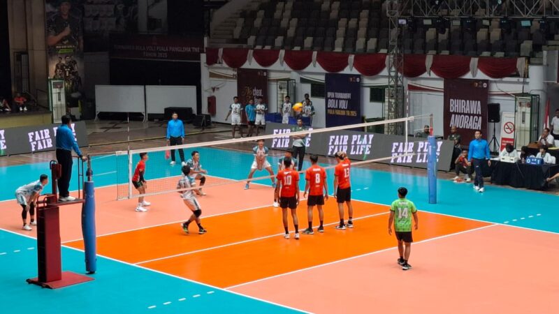 Pasmar 2 rebut juara tiga Piala Panglima TNI 2025 usai kalahkan Nagasesa Kodim 0813 Bojonegoro lewat laga lima set di GOR Tri Dharma Gresik.