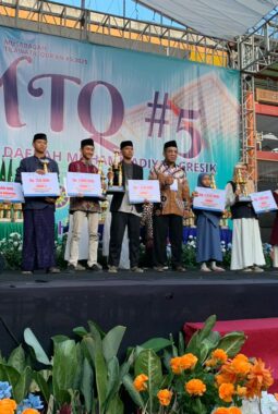 Baru Pertama Ikut MTQ, Kontingen Duduksampeyan Raih Juara