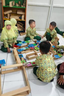 Arsitek Cilik Beraksi, Siswa TK ABA 45 Bambe Gresik Bermain Rancang Bangun Rumah Kura–kura