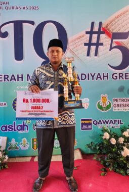 Khatibul Umam Juara II Tilawah Al Quran Dewasa MTQ V PDM Gresik 