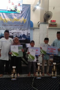 Momen Pengajian Ahad Pagi, Para Juara MTQ Kontingen Kebomas Dapat Bonus Spesial