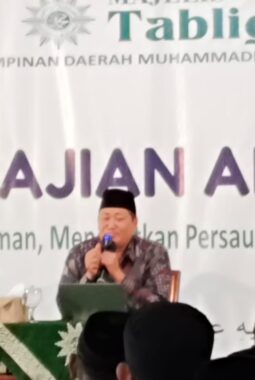 Di Pengajian Ahad Pagi PDM, Abah Shol Beberkan Cara Ikhlas Berhidmat dalam Ber-Muhammadiyah