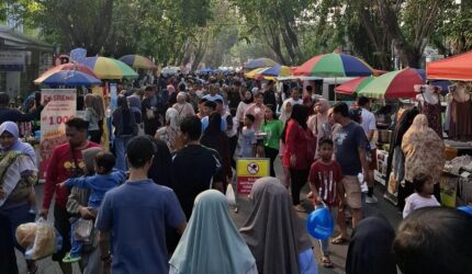 UMKM mengeluhkan dugaan suap dalam pengelolaan CFD Gresik. Disparekrafbudpora selidiki laporan dan ancam beri sanksi tegas.