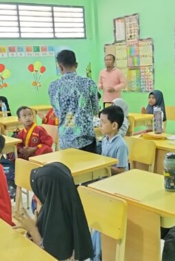 SD Muhammadiyah Benjeng Bangun Fondasi Literasi lewat ‘Trial Class’ yang Menginspirasi