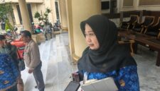 Dinkes Gresik menanggapi riset temuan mikroplastik pada ibu hamil dan menjelaskan upaya pencegahan stunting di daerahnya.