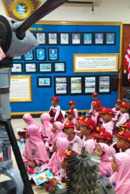 Berpetualang di Juanda: Menimba Pelajaran di Udara dan Keceriaan di Rumah Pintar