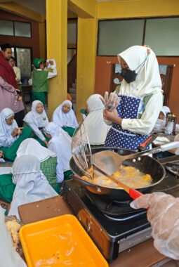 Kolaborasi Inspiratif: Spemupat Pamerkan Karya Wirausaha, SD MURI Ikut Belajar Bersama