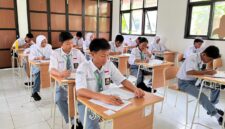 Sekolah Rakyat Gresik melaksanakan assessment semester ganjil dengan fokus kesehatan, gizi, dan pembelajaran dasar bagi siswa desil 1 dan 2.