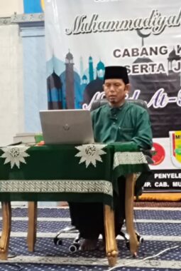 Pengajian Ahad Pagi PCM Kebomas Beber Orang yang Dirindukan Rosulullah, Siapa Saja Mereka?