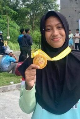 Momen Tahun Baru, Siswa Spemdalas Raih Juara 1 Gresik Climbing Series 2026
