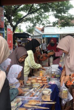 Semangat Pantang Surut, Ratusan Siswa Terjang Banjir Demi Kompetisi Matematika Nalaria Realistik di SD Al Islam Cerme