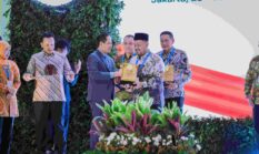 Kado Hari Jadi, Gresik Raih Penghargaan Kabupaten Bersih