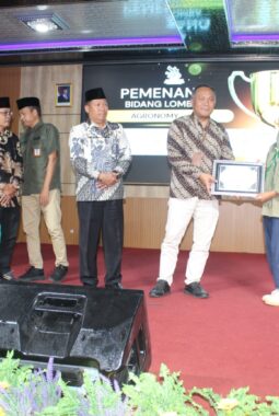 Siswa SMK Muhammadiyah 5 Gresik Raih Juara I LKS Bidang Agronomi, Siap Melaju ke Tingkat Provinsi