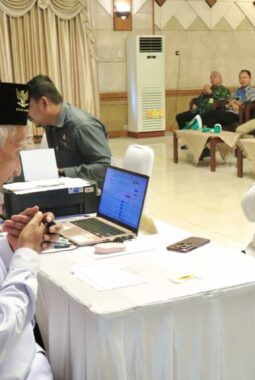 Bupati Yani Ajak ASN Gresik Bayar ZIS di Ramadan