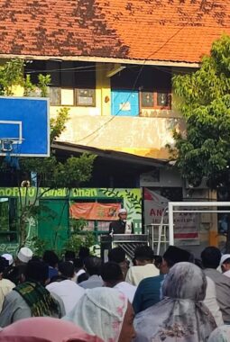 Pesan Khatib Di Cerme: Jaga Hati Usai Ramadan