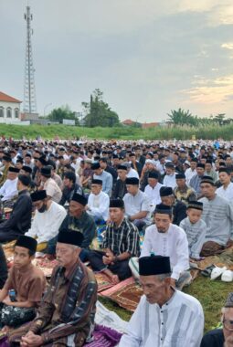 6.000 Jamaah Padati Salat Id di Lapangan Dukun
