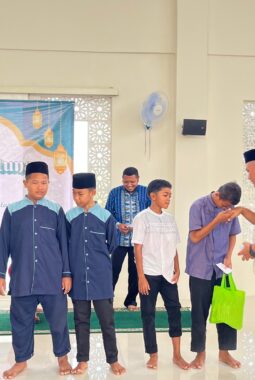 Penutupan Ramadhan Fest SMK Mulia Diwarnai Santunan Anak Yatim, Pengajian, dan Bazar Siswa