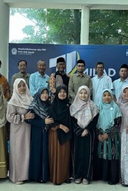 Majelis Dikdasmen dan PNF GKB Berikan THR kepada Guru Ekstra-Kurikuler dan Sekolah Mitra