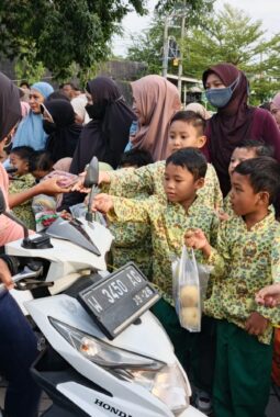 TK ABA 38 Driyorejo Bagi 250 Takjil Buah