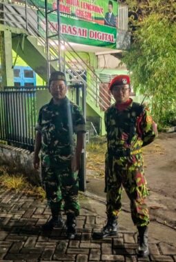 KOKAM Markas Cabang Cerme dan Muspika Cerme Sinergi Amankan Safari Ramadan di Masjid An-Nur Lengkong