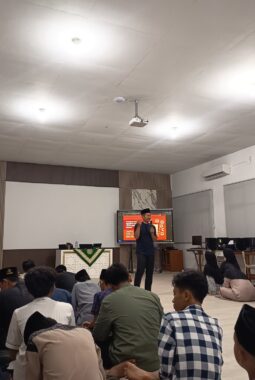 Kajian “Cinta dan Pacaran” di Spemdalas Boarding School, Bekali Santri Jaga Hati Sesuai Syariat