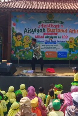 Ribuan Tawa di Wagos: Kak Bimo, Sang Penakluk Rekor, Guncang Panggung Festival ABA